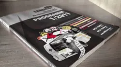 Gedruckter Produktkatalog von Labelident aus dem Jahr 2011 mit Etiketten- und Warnsymbolabbildungen auf dem Cover &ndash; Erg&auml;nzung zum Onlinevertrieb.